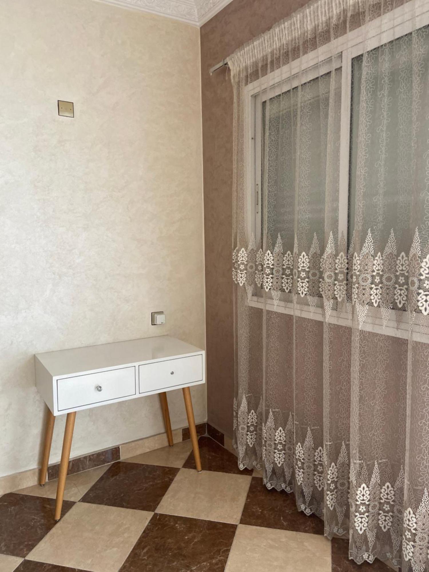 Appartement Spacieux Avec Terrasse A 10 Minutes Du Centre *